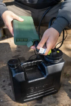 RidgeMonkey Outdoor Power Shower (Full Kit) (RM507) 10 RidgeMonkey Outdoor Power Shower (Full Kit) (RM507) -Outdoor Camping Store k2b580bc4c563bc55cf211e74fe44601c