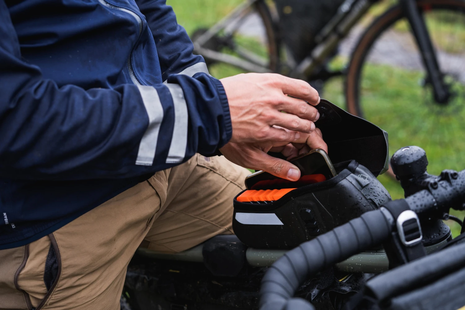 1L Bikepacking Waterproof Top Tube Bag Riverside 11 1L Bikepacking Waterproof Top Tube Bag Riverside - Image 9